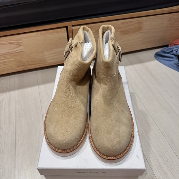 브라운야드 스웨이드 버클 부츠