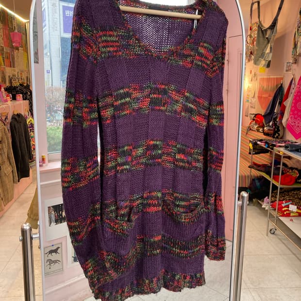 에스닉 퍼플 브이넥 롱 니트