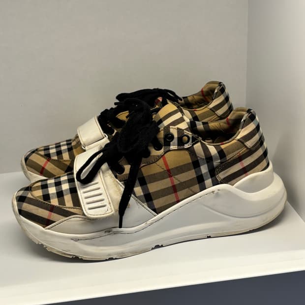 버버리 벨크로 스키커즈