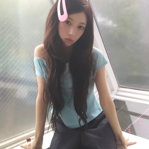 아일릿 모카 착용)저스트하우스 언발란스 깅엄 오프숄더