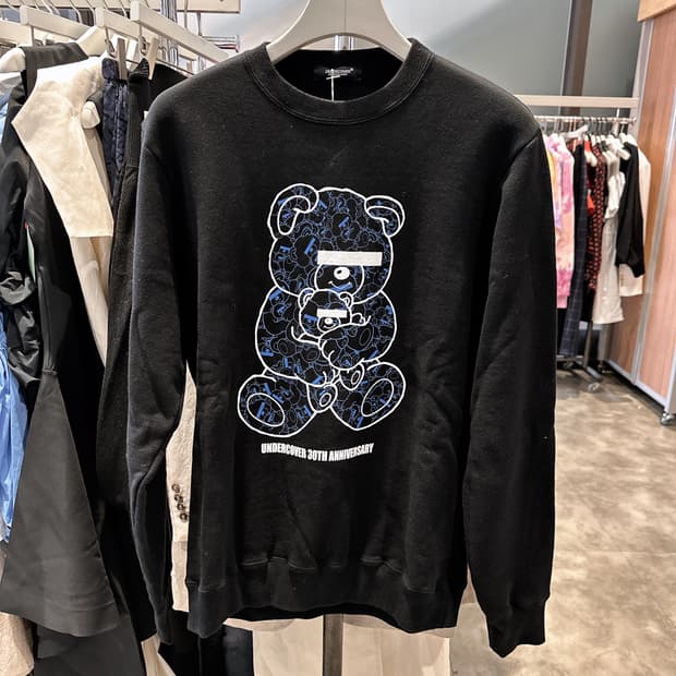 언더커버 남성 블랙 베어 프린트 맨투맨 70%