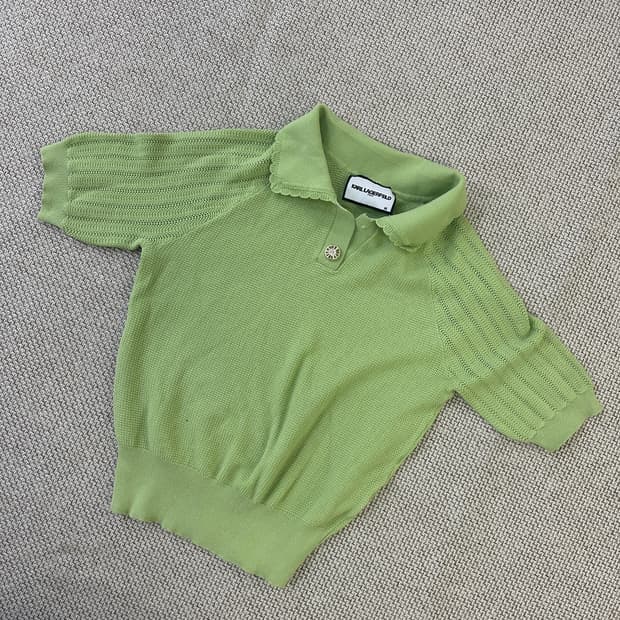 66 칼라거펠트 반팔 니트(단추1개X) 0407D