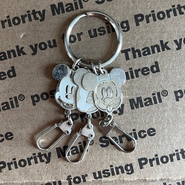 90s vtg Triple Mickey Clip Keyring