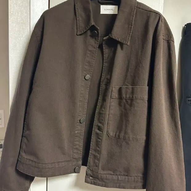 르메르 박시 트러커 브라운 52