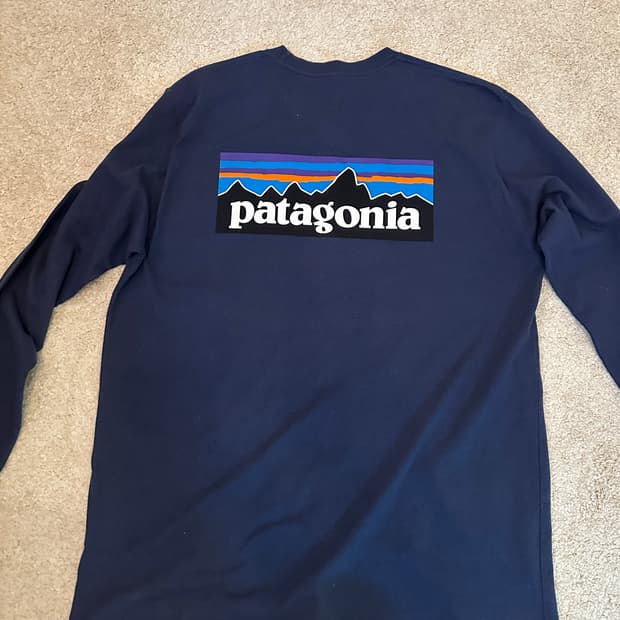 파타고니아 P-6 로고 리스폰시빌리티 롱슬리브 네이비
