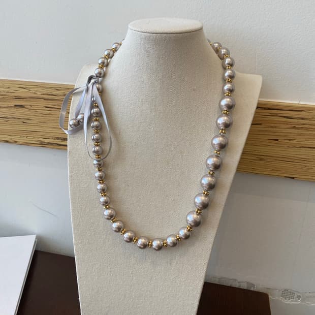 빈티지 그레이 진주구슬 리본 목걸이