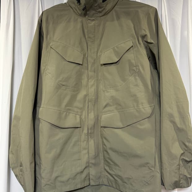 아크테릭스 Veilance 베일런스 필드 자켓 LT 카키
