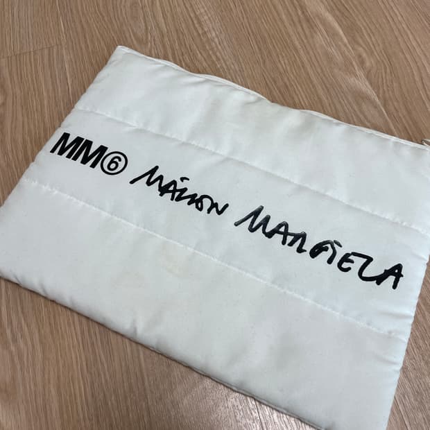 MM6 마르지엘라 부록 패딩파우치 