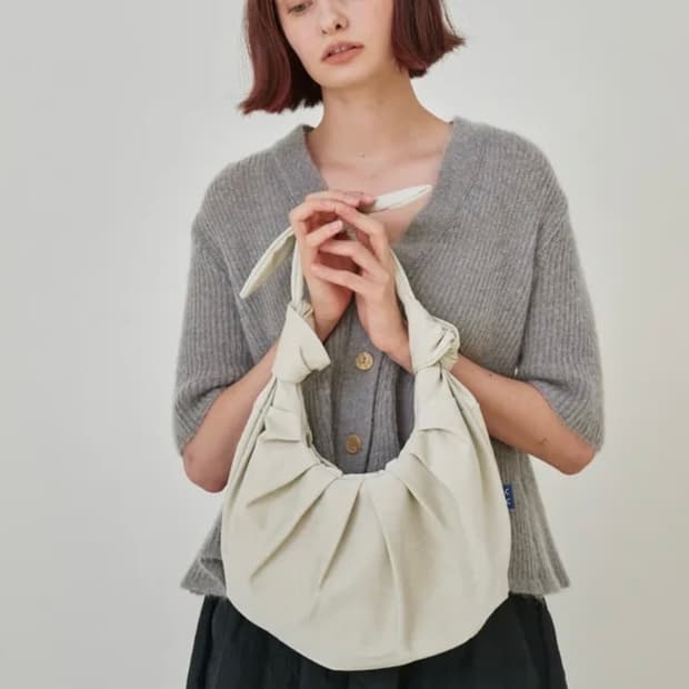아코크 Stone Croissant Medium Bag_SnowBeige