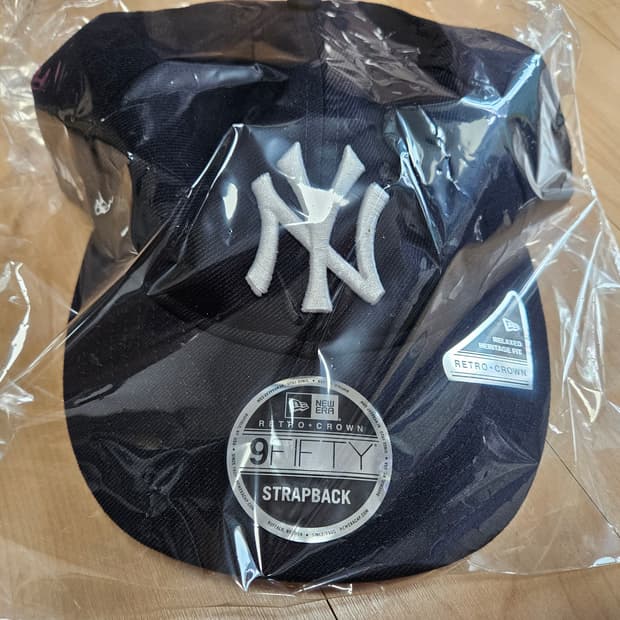 뉴에라 x 빔즈 뉴욕 양키스 9fifty 레트로 크라운 캡 네이비