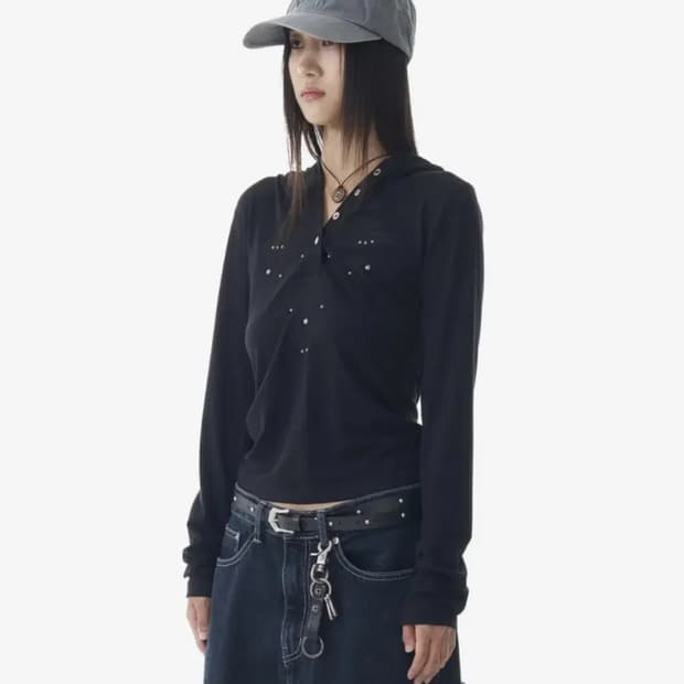 아캄 Studded Leaf Hooded Long Sleeve 블랙