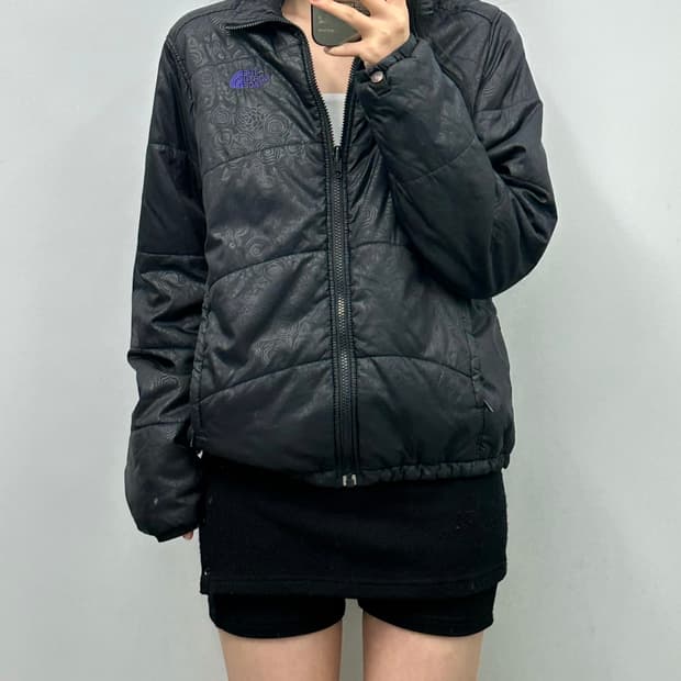 노스페이스 자수로고 블랙 경량 패딩