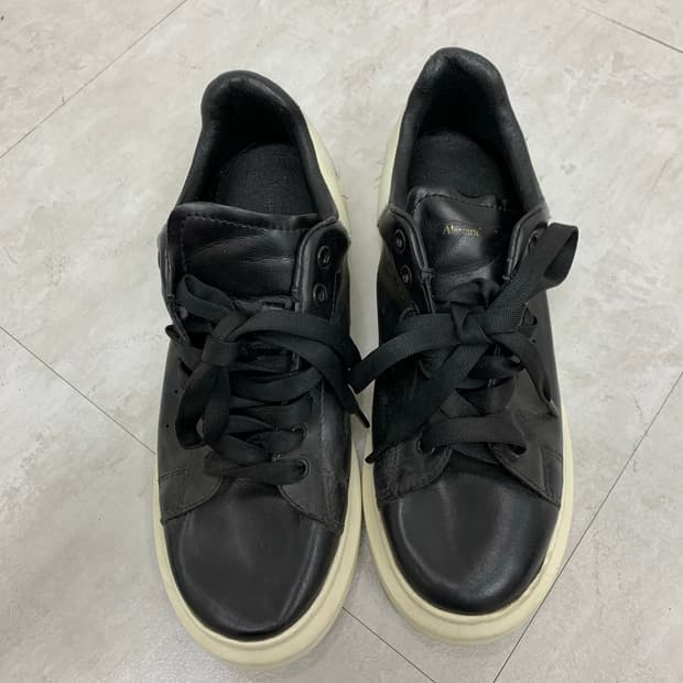 알렉산더 맥퀸 오버솔 스니커즈