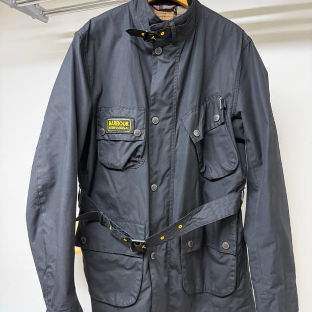 바버 인터네셔널 슬림핏 왁스 자켓 L