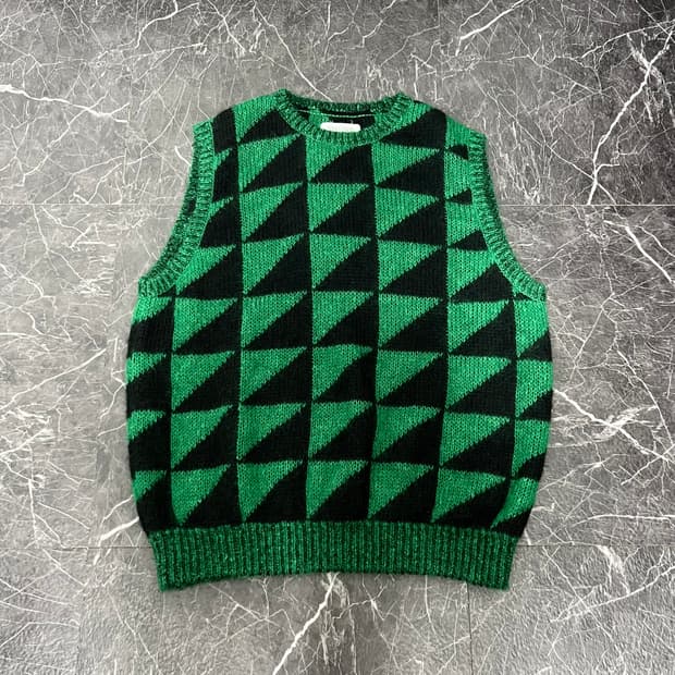 카브엠트 디바이드 체크 모헤어 니트 베스트