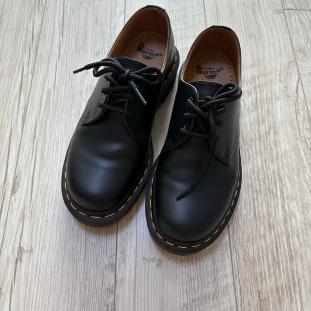 닥터마틴 1461 3홀 스무스 240