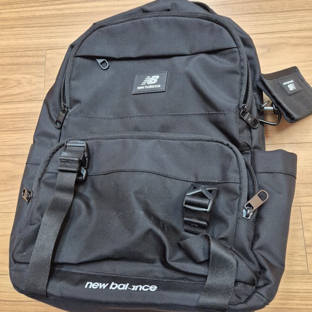 뉴발란스 백팩입니다
- 스타일 번호는 NBGCDSS104-00입니다
- 