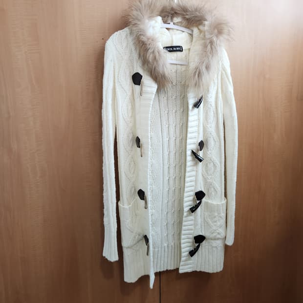 세실 맥비 아이보리 니트 더플 코트