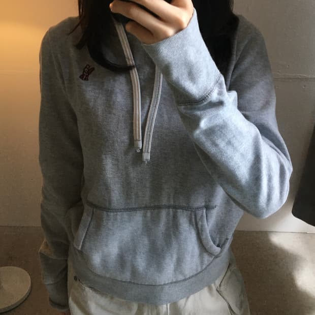 후아유 자수로고 후드티
