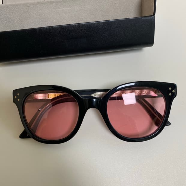 커틀러앤그로스 레드렌즈