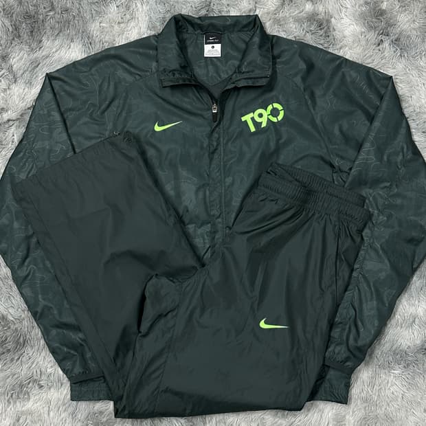 나이키 T90 스톰핏 바람막이세트 L