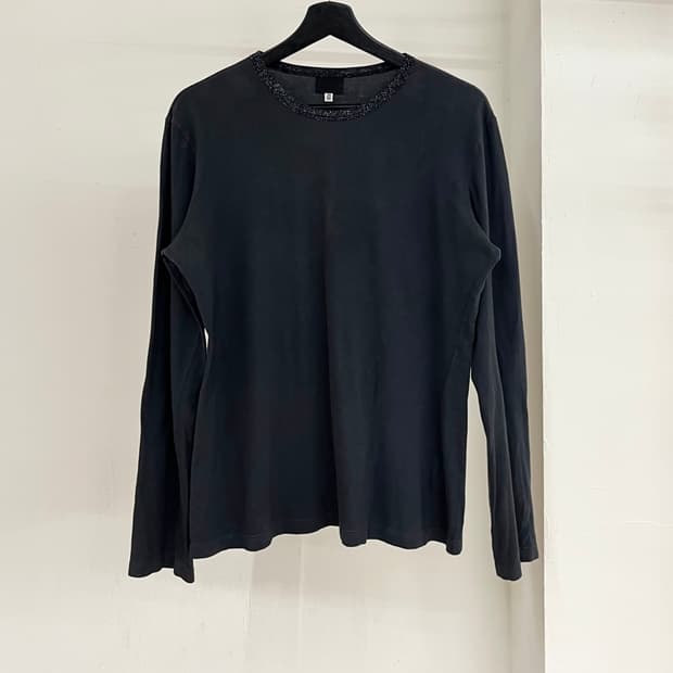 돌체앤가바나 블랙 글리터리 넥라인 롱슬리브