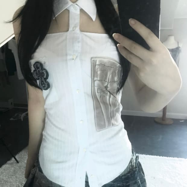 Cross Patch Collar Cut Sleeveless