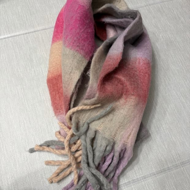 아크네st 체크 패턴 머플러