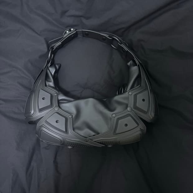 Innerraum half moon bag matte
