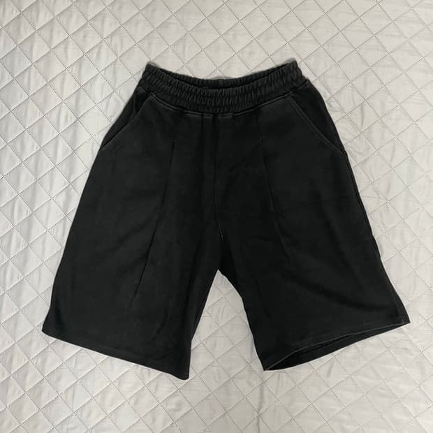 제로 딥 원턱 스웨트 쇼츠 블랙