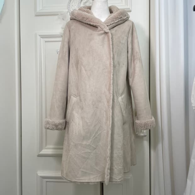 EARTH mute beige hook fur midi shearling