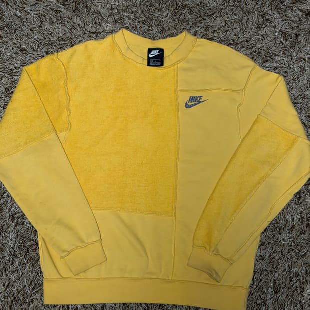 나이키 옐로우 맨투맨 티셔츠