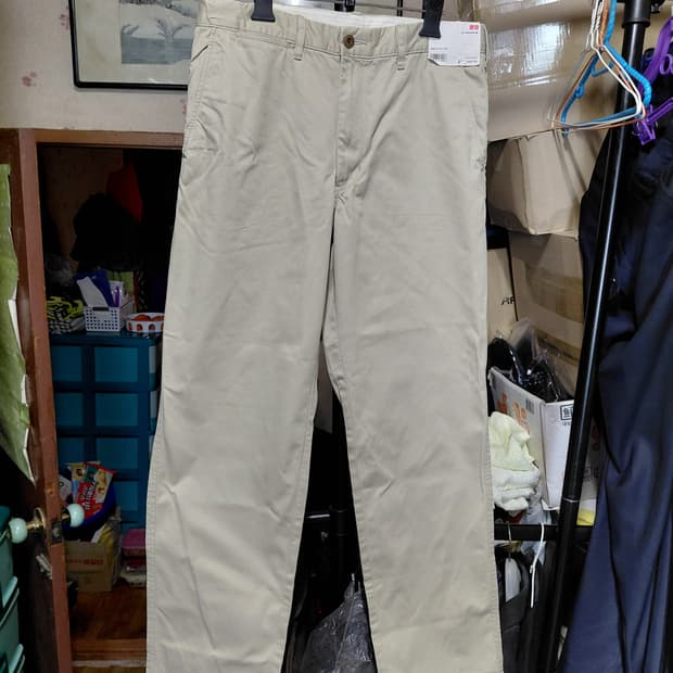 [유니클로](새제품)레귤러핏 치노팬츠 33(85센티)사이즈