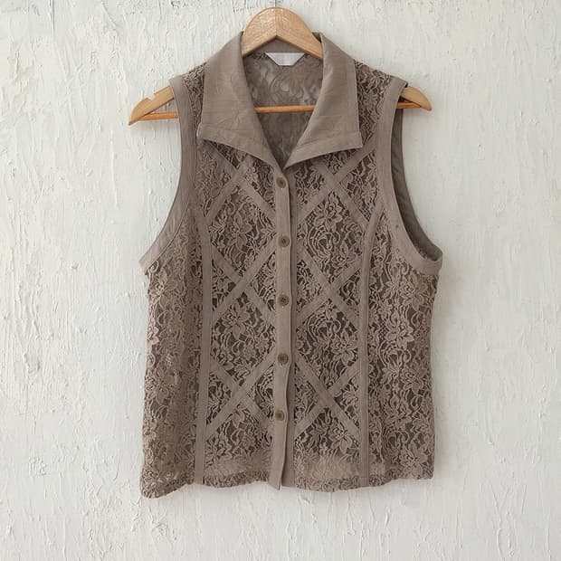 vintage lace panel sleeveless blouse