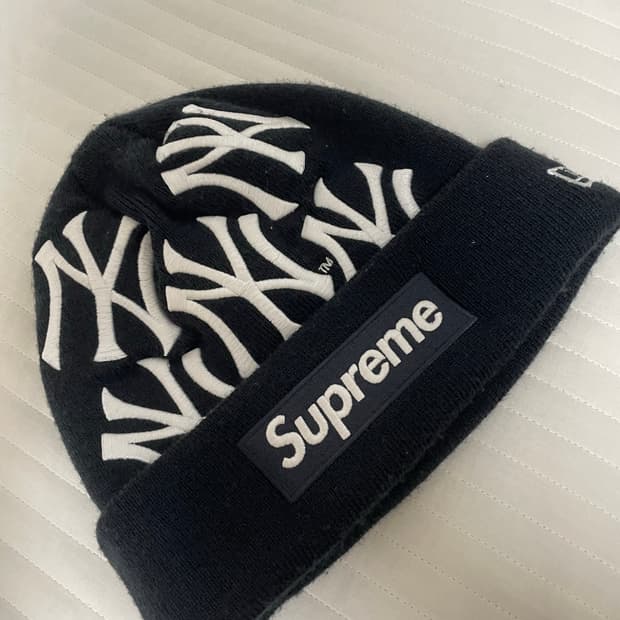 슈프림 x 뉴욕 양키스 뉴에라 박스로고 비니 네이비