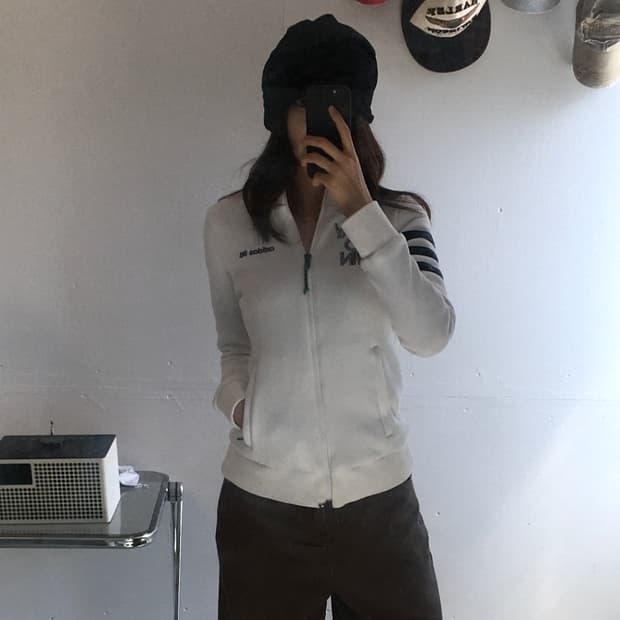 아디다스 자수 니트집업