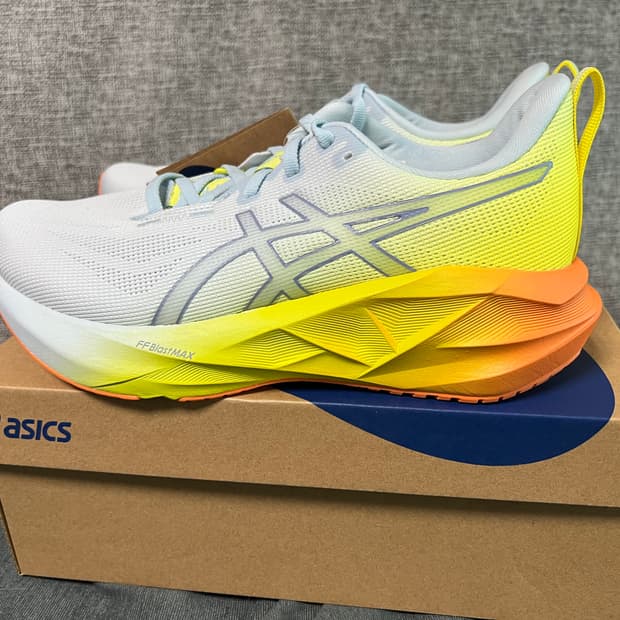 260)정가 이하 공홈 새상품 아식스 노바블라스트5 써니시즐