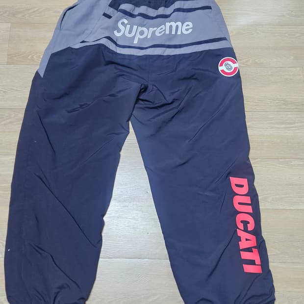 슈프림 x 두카티 트랙팬츠 L 팝니다