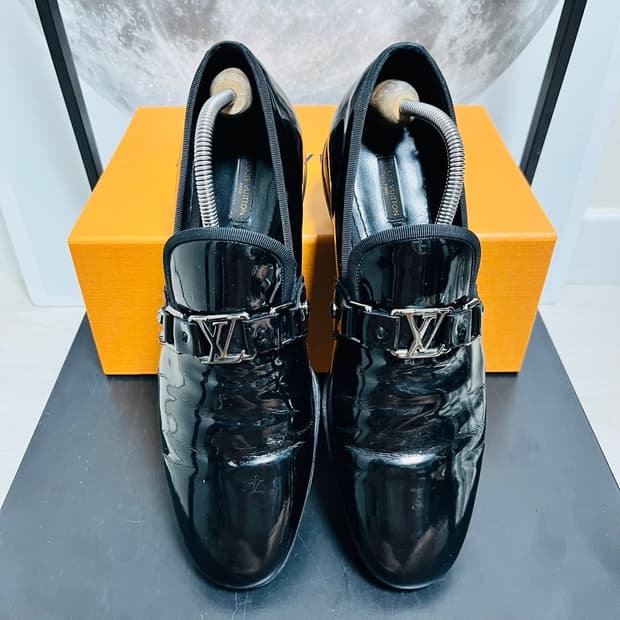 정품 6.5) 루이비통 유광 로고 로퍼 구두 260~265