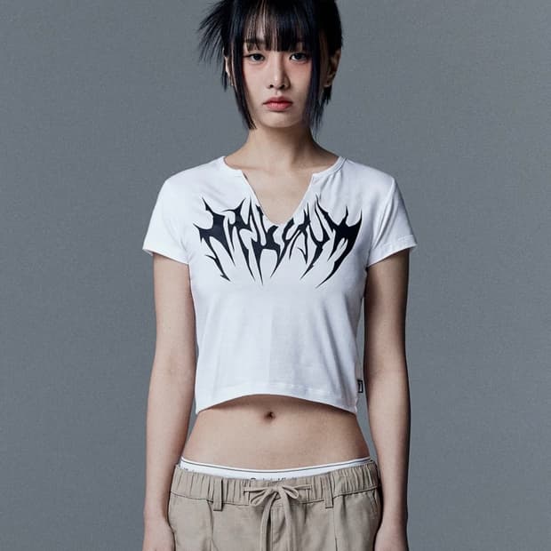 낫포너드 W Sharp Pointed Logo U Neck _ White