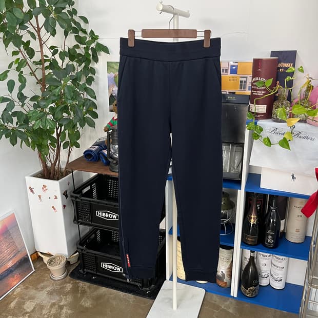 프라다 트레이닝 조거 팬츠 M