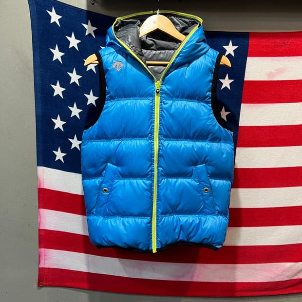 데상트 리버시블 덕다운 패딩조끼