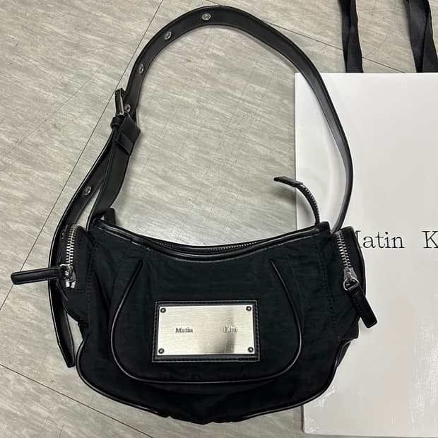 마뗑킴 마들렌 라운드백 블랙