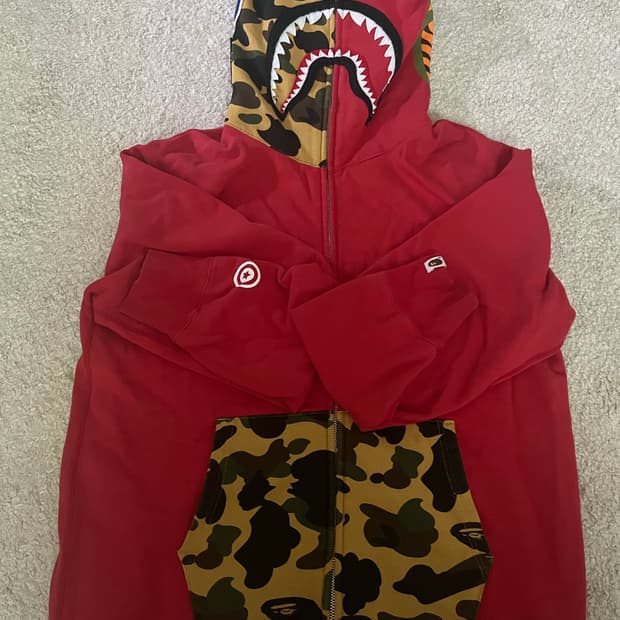 정품 BAPE 베이프 레드 샤크 후드 후드집업