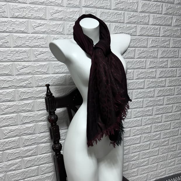 지미추 와인 레오파드 머블러