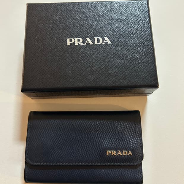 프라다 키홀더
