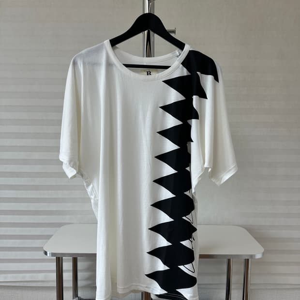 Yohji Yamamoto Monochrome ZigZag 반팔