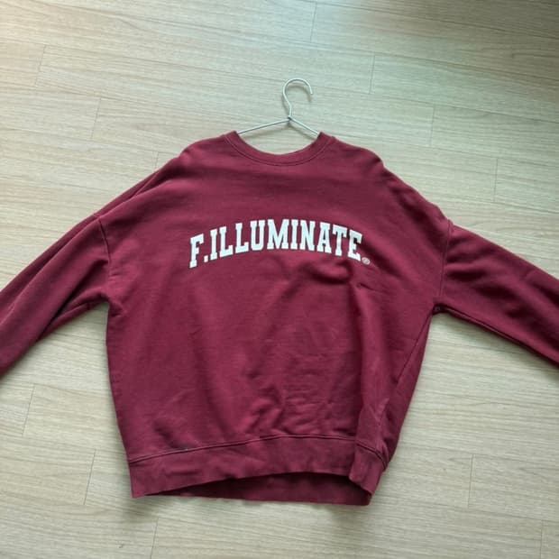 필루미네이트 맨투맨 새상품급