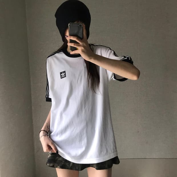 아디다스 흰검 링거티셔츠