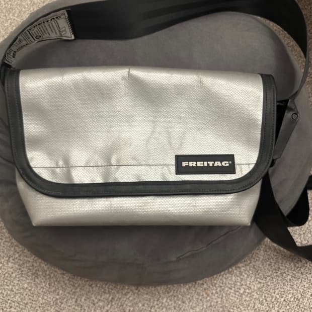 프라이탁 하파오 올실버 유광